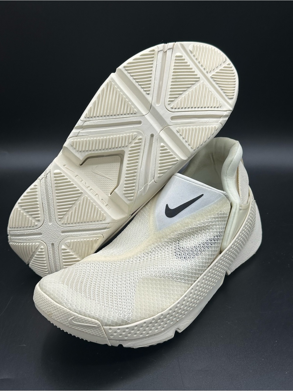 Nike Go FlyEase Sneakers Womens Off White Slip On Shoes DR5540-105 Size 8
